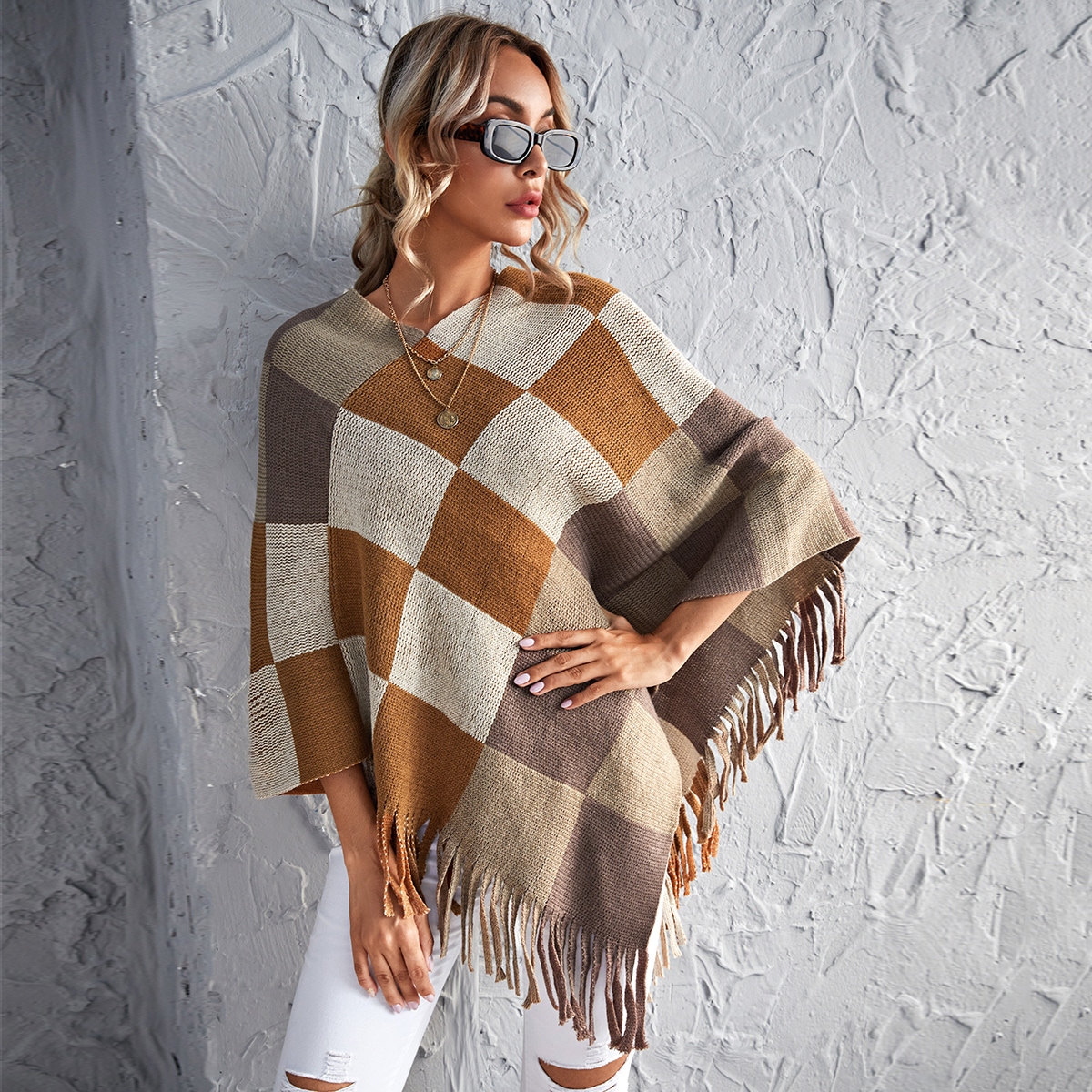 Свитер пончо с бахромой и узором