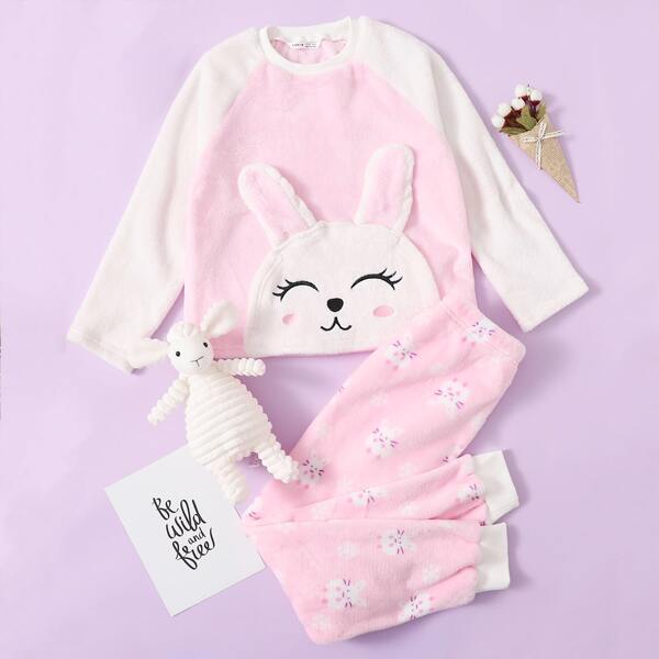 Girls Colorblock Raglan Cartoon Embroidered Teddy Pullover & Pants PJ Set, Pastel baby pink
Girls Colorblock Raglan Cartoon Embroidered Teddy Pullover & Pants PJ Set, Pastel baby pink