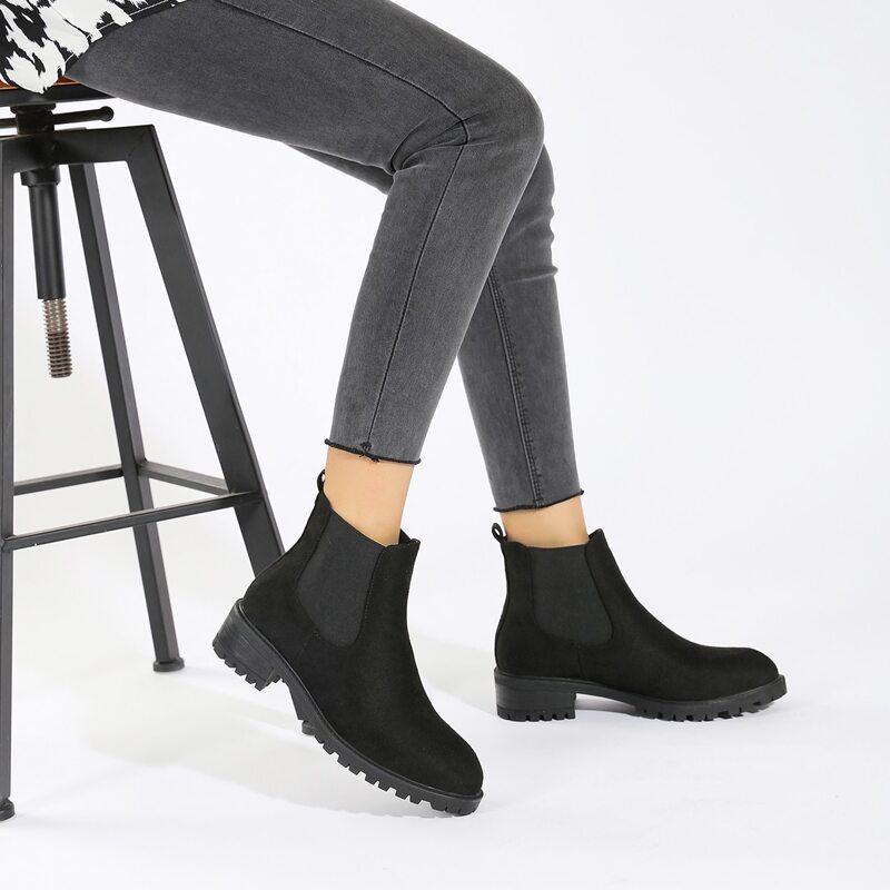 Minimalist Chunky Heeled Chelsea Boots, Black 
Minimalist Chunky Heeled Chelsea Boots, Black