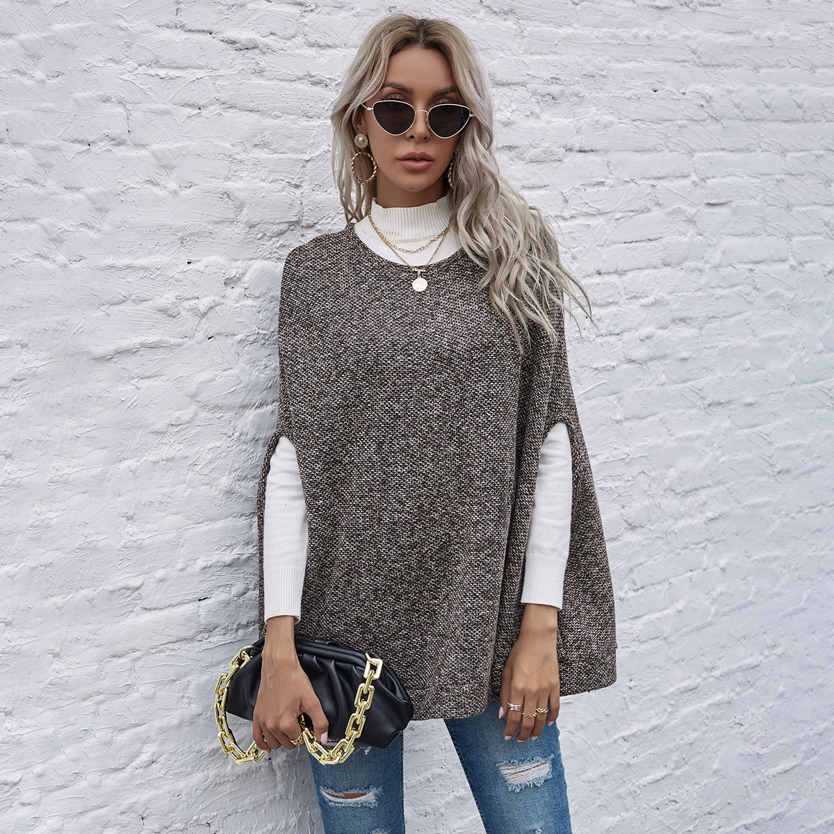 Пончо с оригинальным рукавом