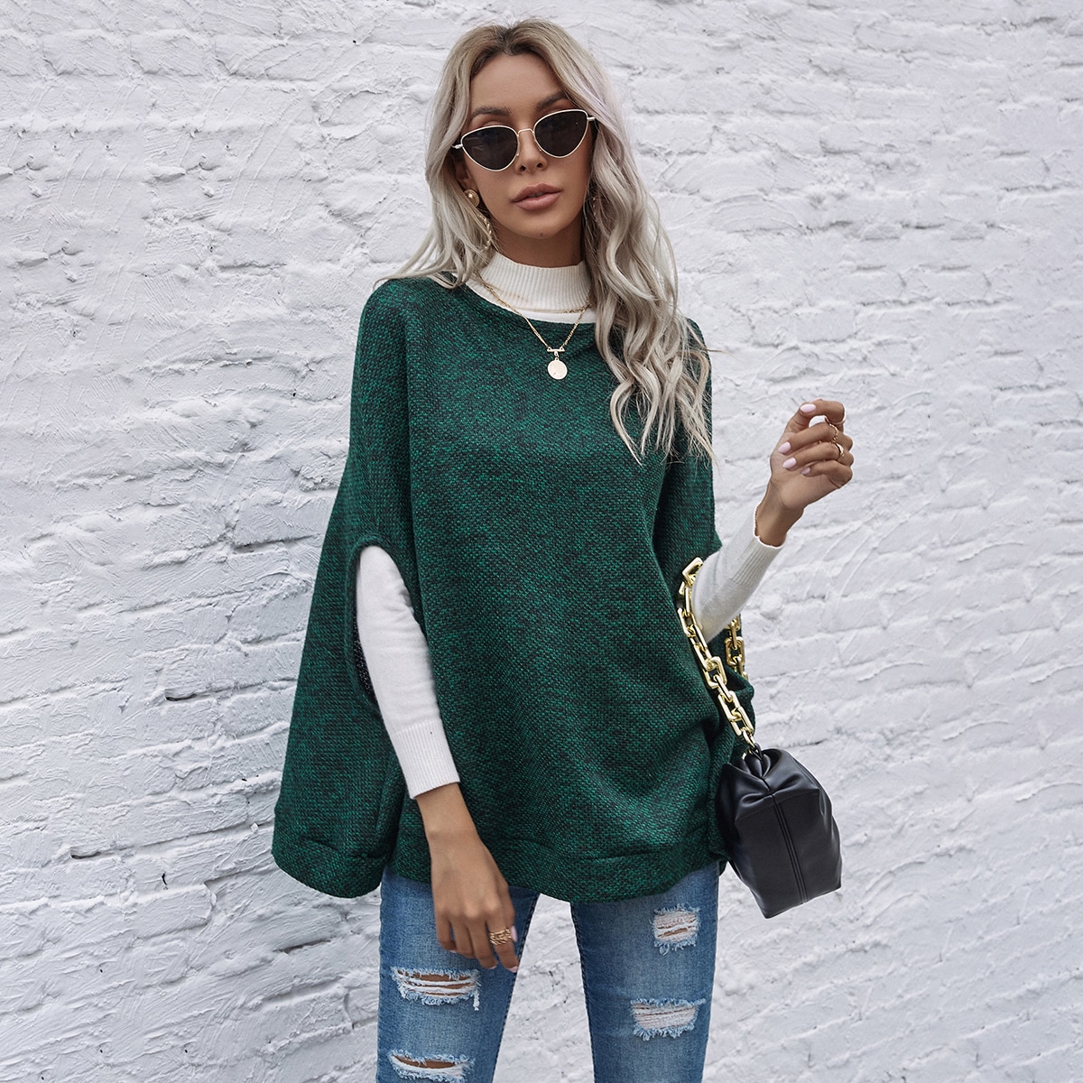 Пончо с оригинальным рукавом