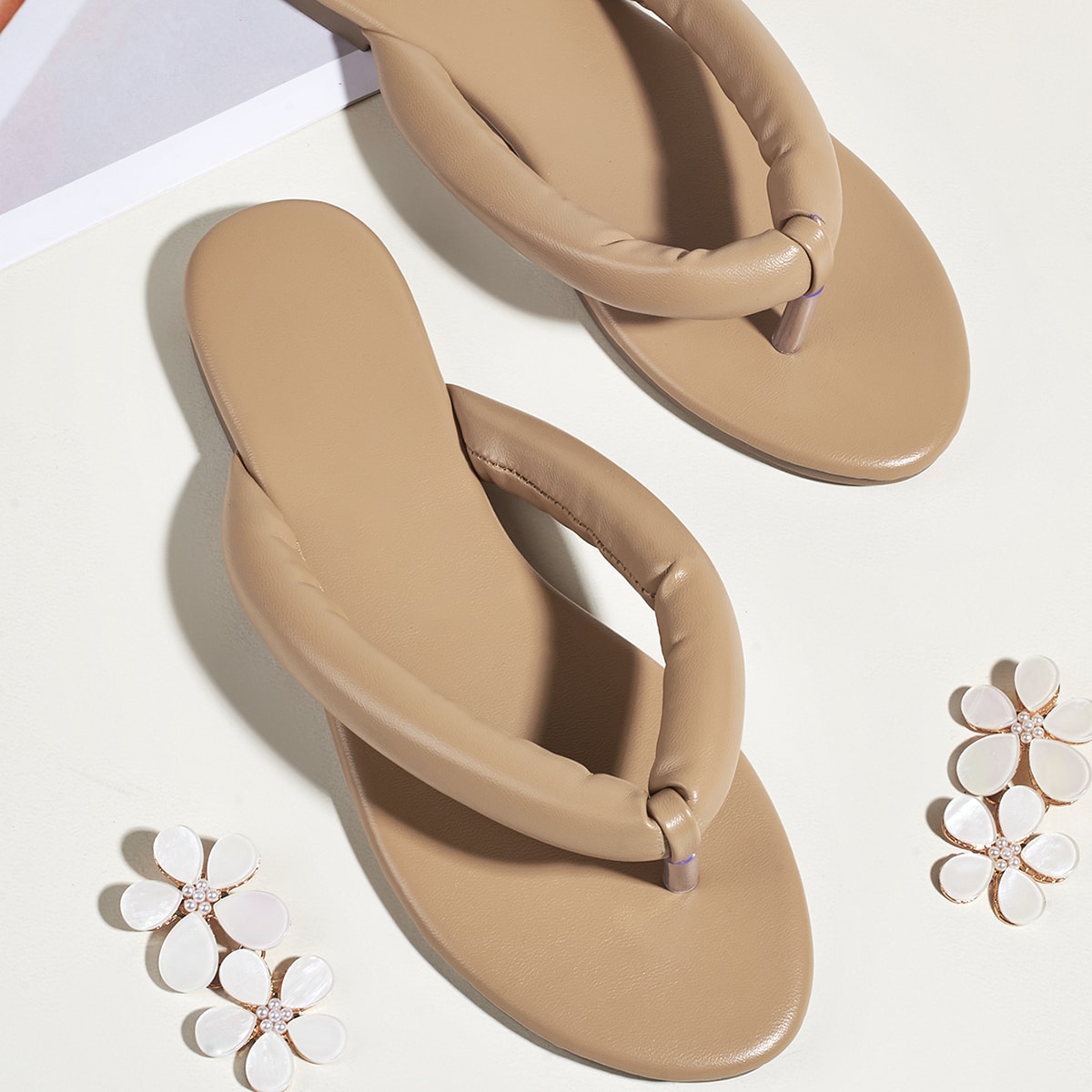 Минималистские вьетнамки