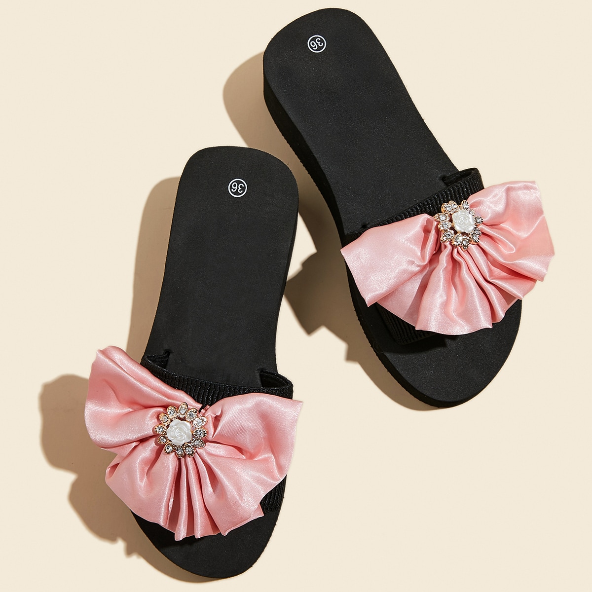 со стразами Тапочки & Вьетнамки