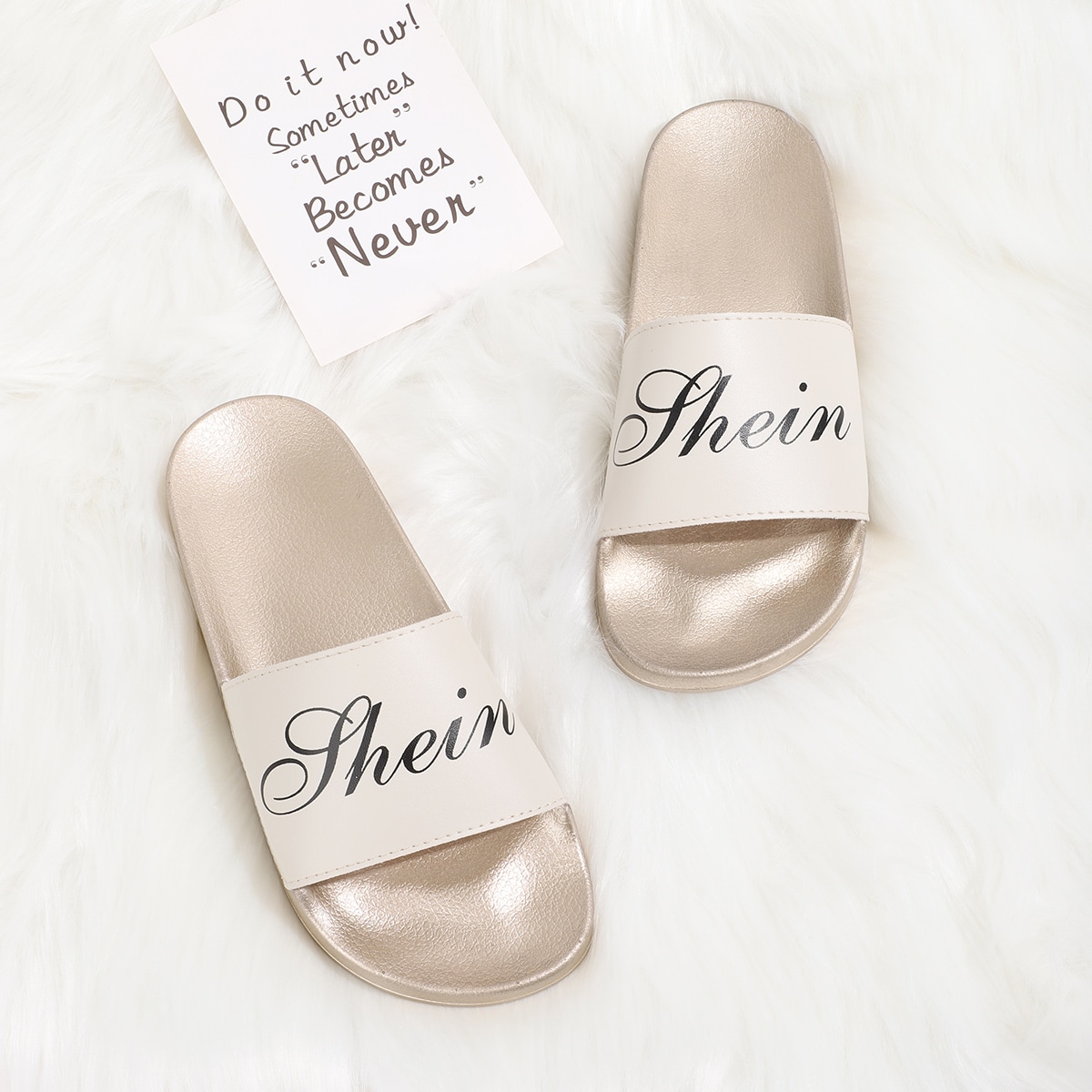 буква Тапочки & Вьетнамки