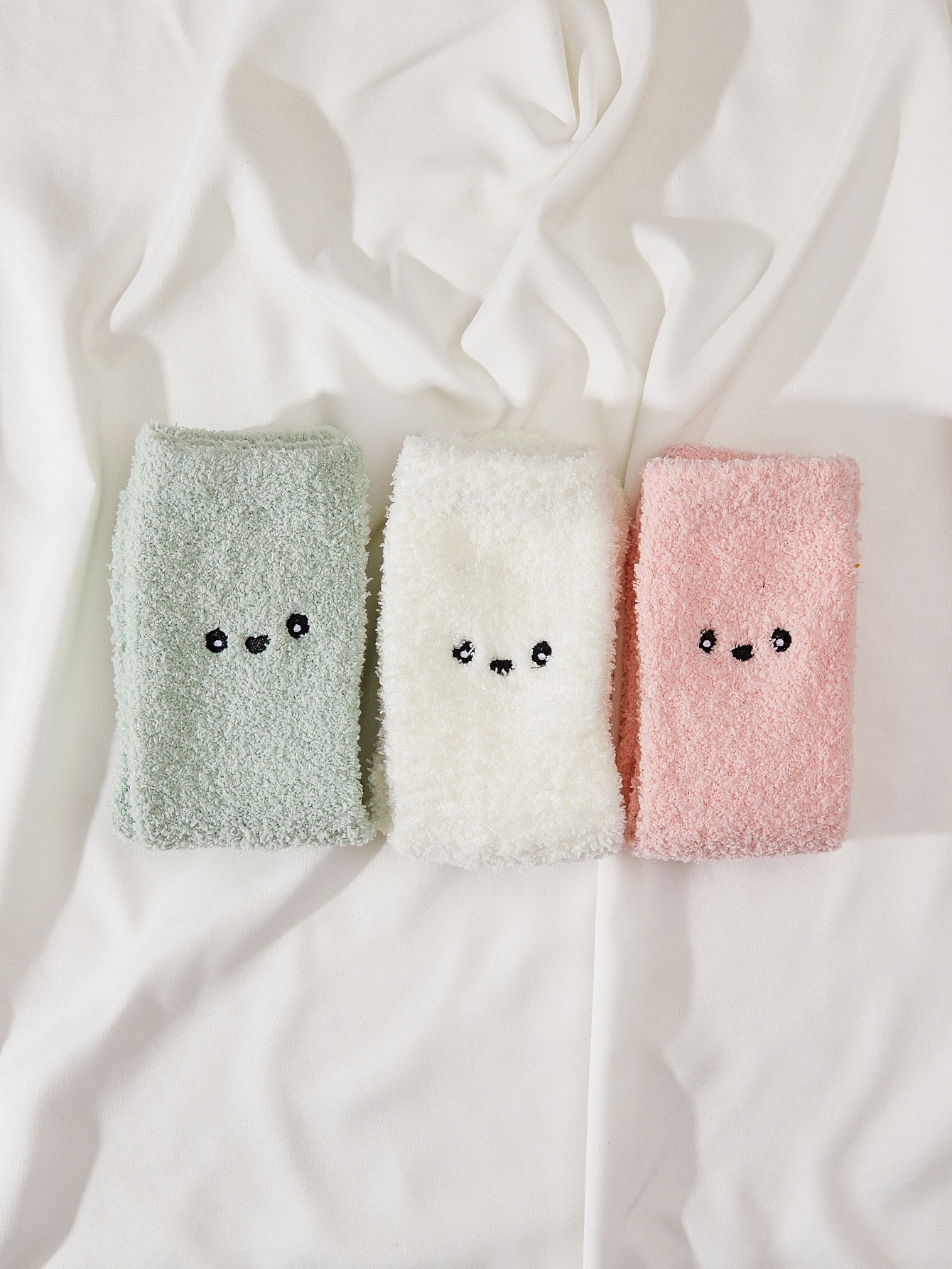 3pairs Cartoon Embroidered Socks