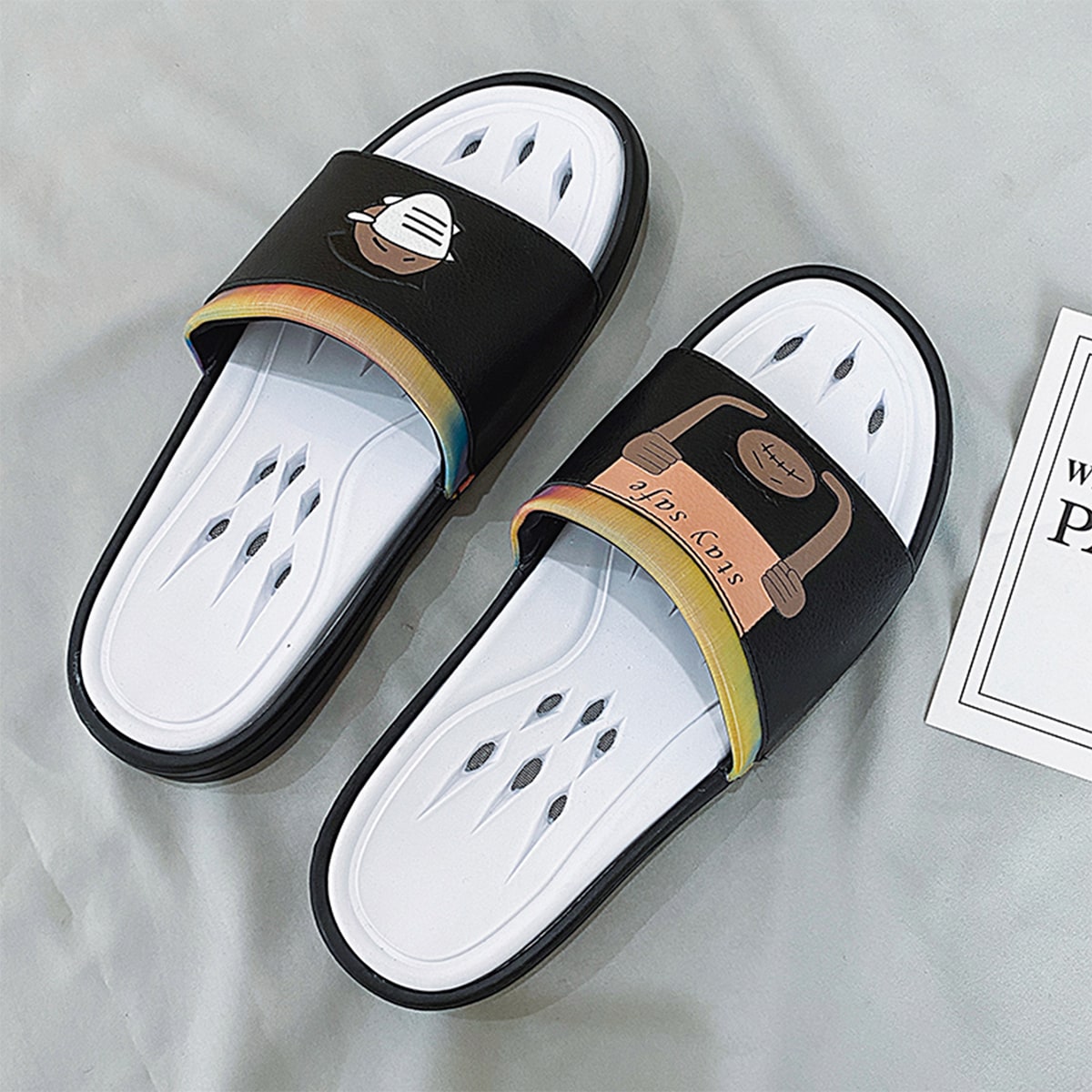 Мультяшный принт Мужские Вьетнамки и тапочки