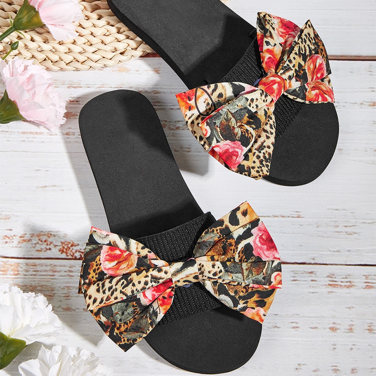 с бантом Леопард Тапочки & Вьетнамки