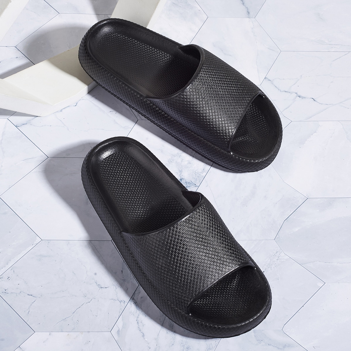 Одноцветный Тапочки & Вьетнамки