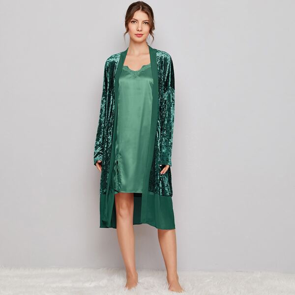 Drop Shoulder Velvet Coat & Lace Detail Split Hem Satin Slip Nightdress PJ Set, Dark green
Drop Shoulder Velvet Coat & Lace Detail Split Hem Satin Slip Nightdress PJ Set, Dark green