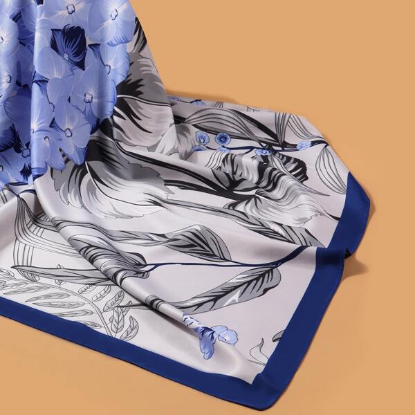 Flower Pattern Bandana, Multicolor
Flower Pattern Bandana, Multicolor