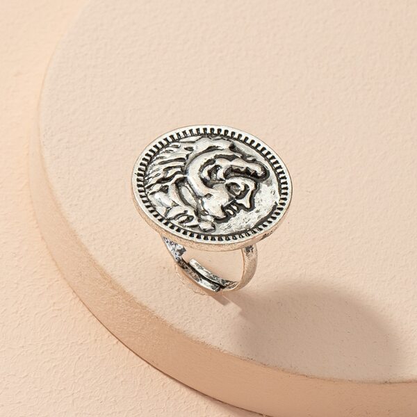 Figure Engraved Ring, Antique silver