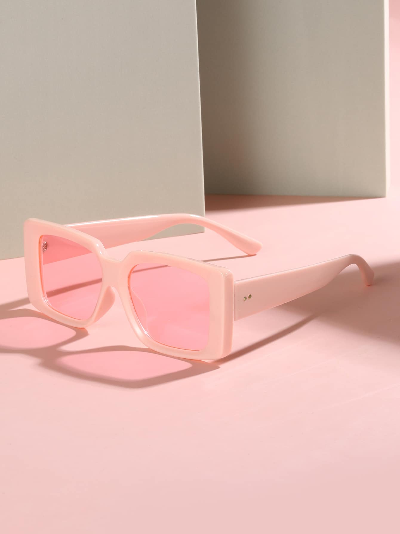 Square Frame Tinted Lens Sunglasses