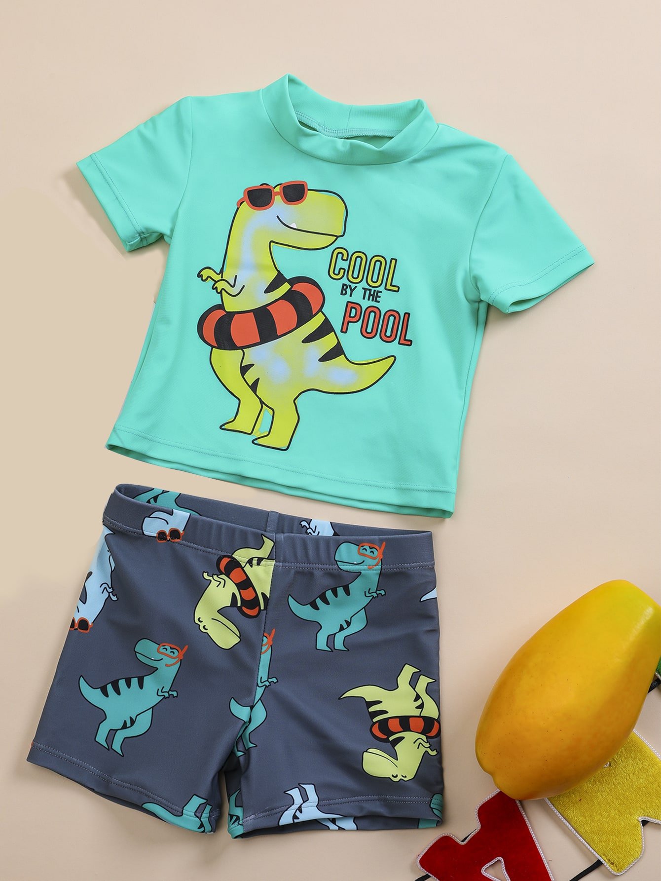 Bañador con dinosaurio de dibujos animados