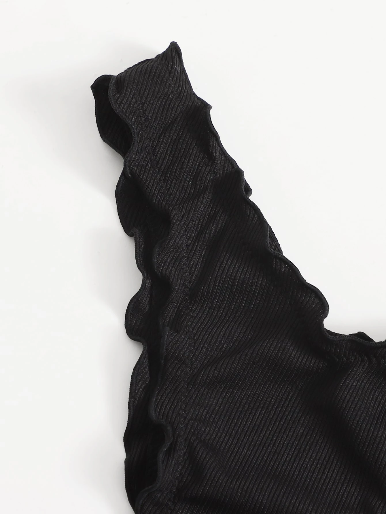 Braga Bikini Ribete En Forma De Lechuga Negro