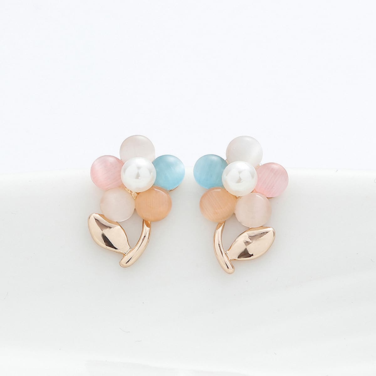 Flower Stud Earrings, Gold 
Flower Stud Earrings, Gold