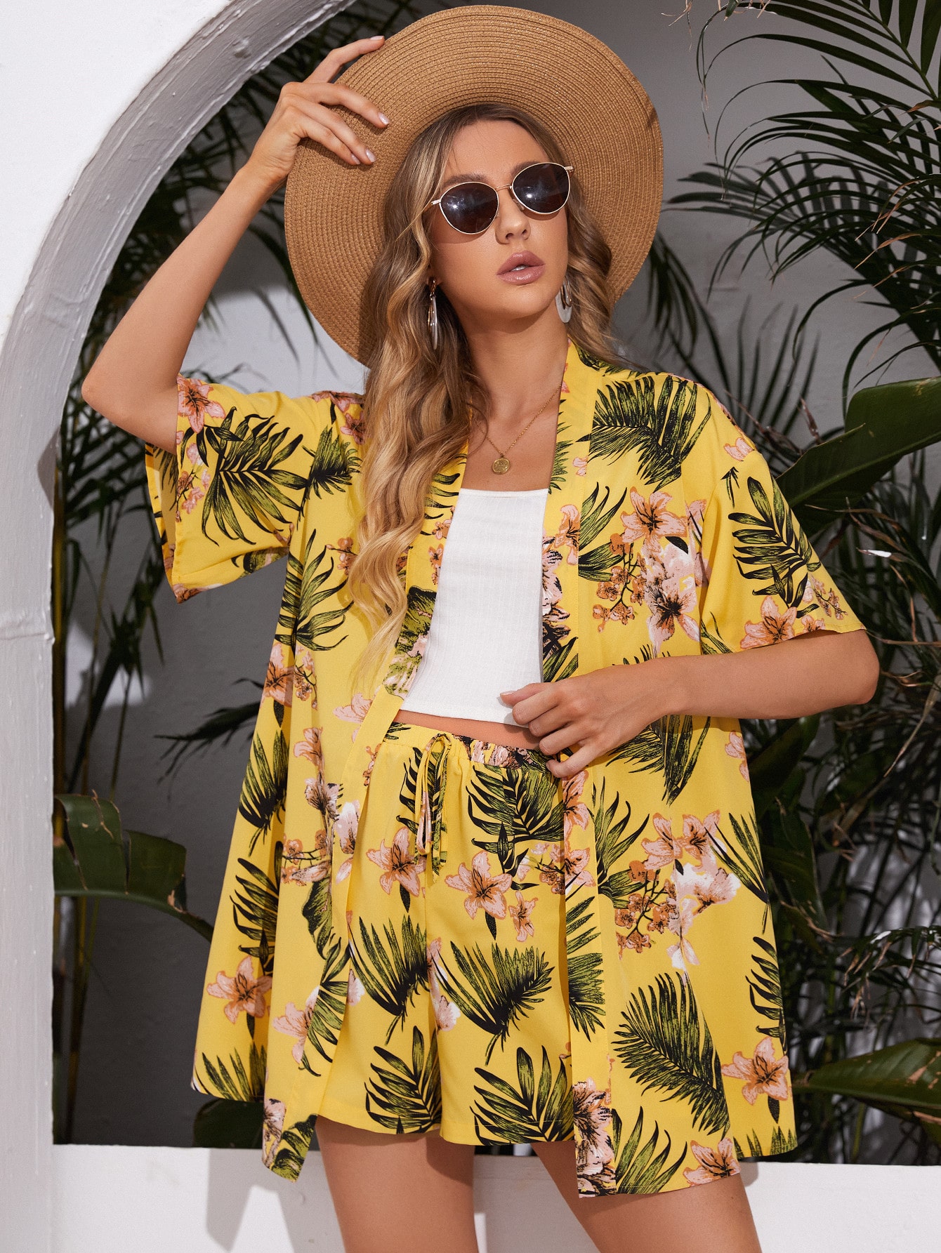 SHEIN Maternity Tropical Print Blouse & Shorts Set