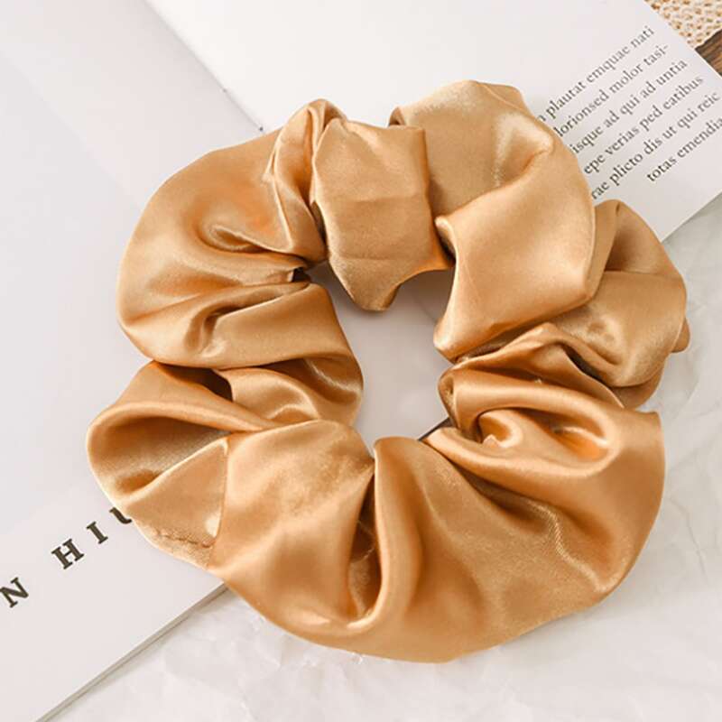 1pc Satin Scrunchie, Champagne 
1pc Satin Scrunchie, Champagne