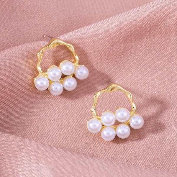 Faux Pearl Decor Stud Earrings, Gold