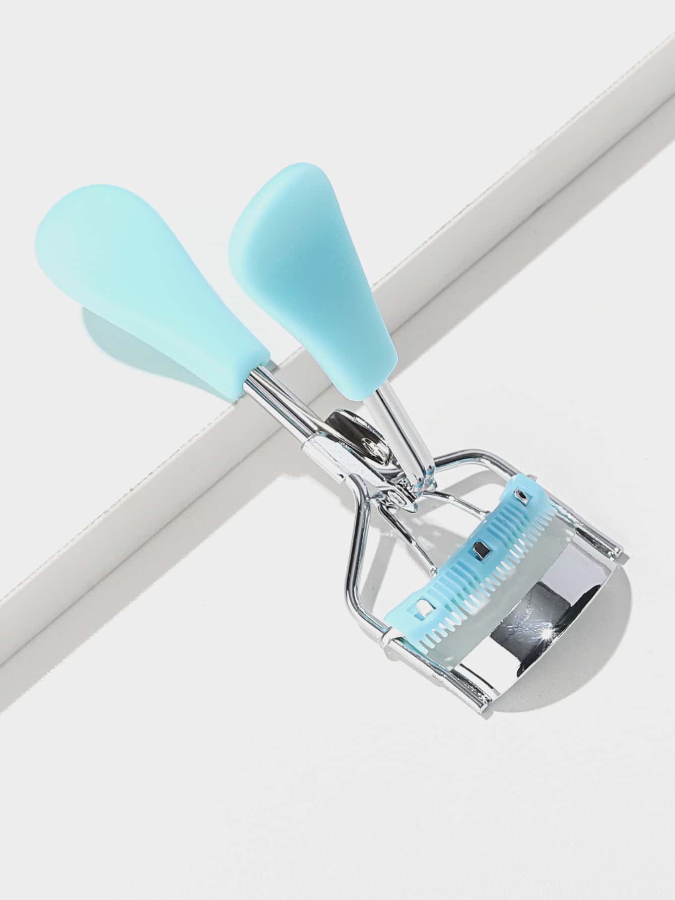 1pc Eyelash Curler With Comb