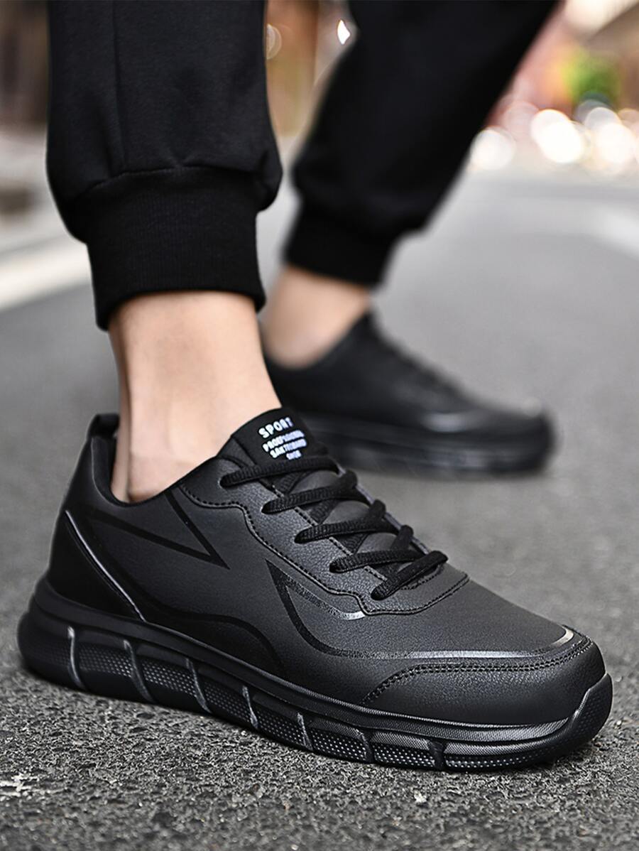 Men's Black Road Running Shoes With Letter Detailing And Lace-up