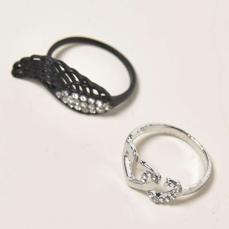 2pcs Random Rhinestone Decor Ring, Multicolor 
2pcs Random Rhinestone Decor Ring, Multicolor