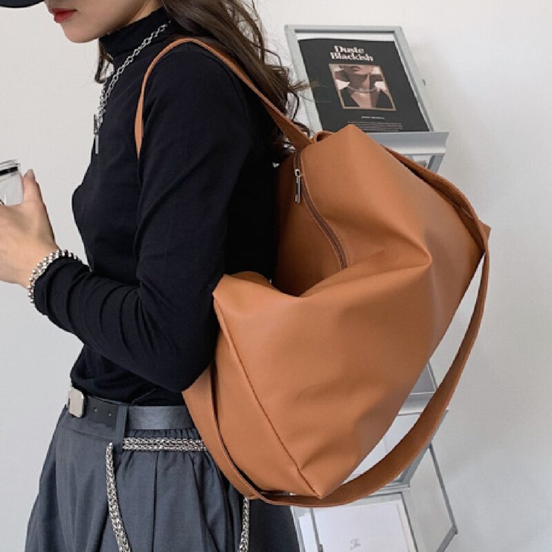 Minimalist Shoulder Bag, Brown 
Minimalist Shoulder Bag, Brown