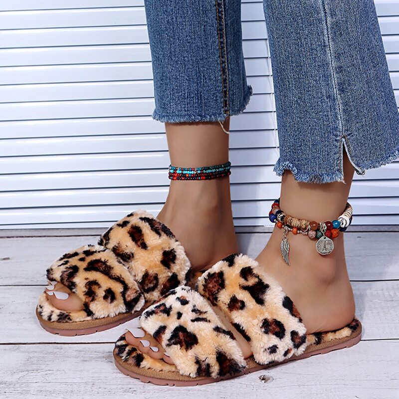 Leopard Fluffy Slippers, Brown 
Leopard Fluffy Slippers, Brown