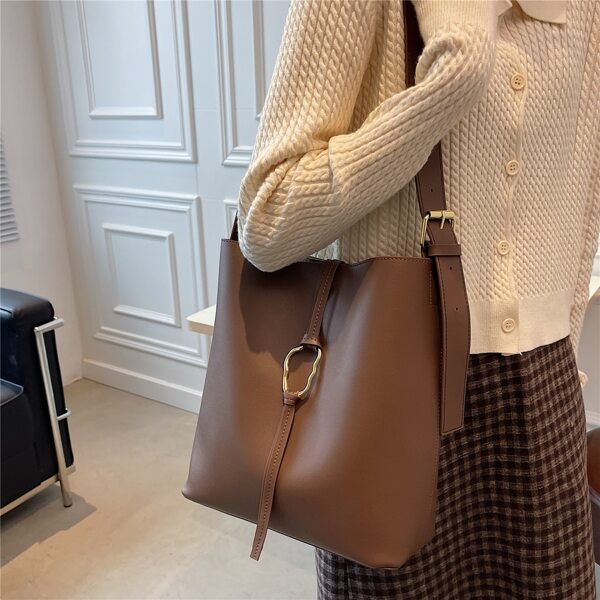 Metal Decor Bucket Bag, Coffee brown