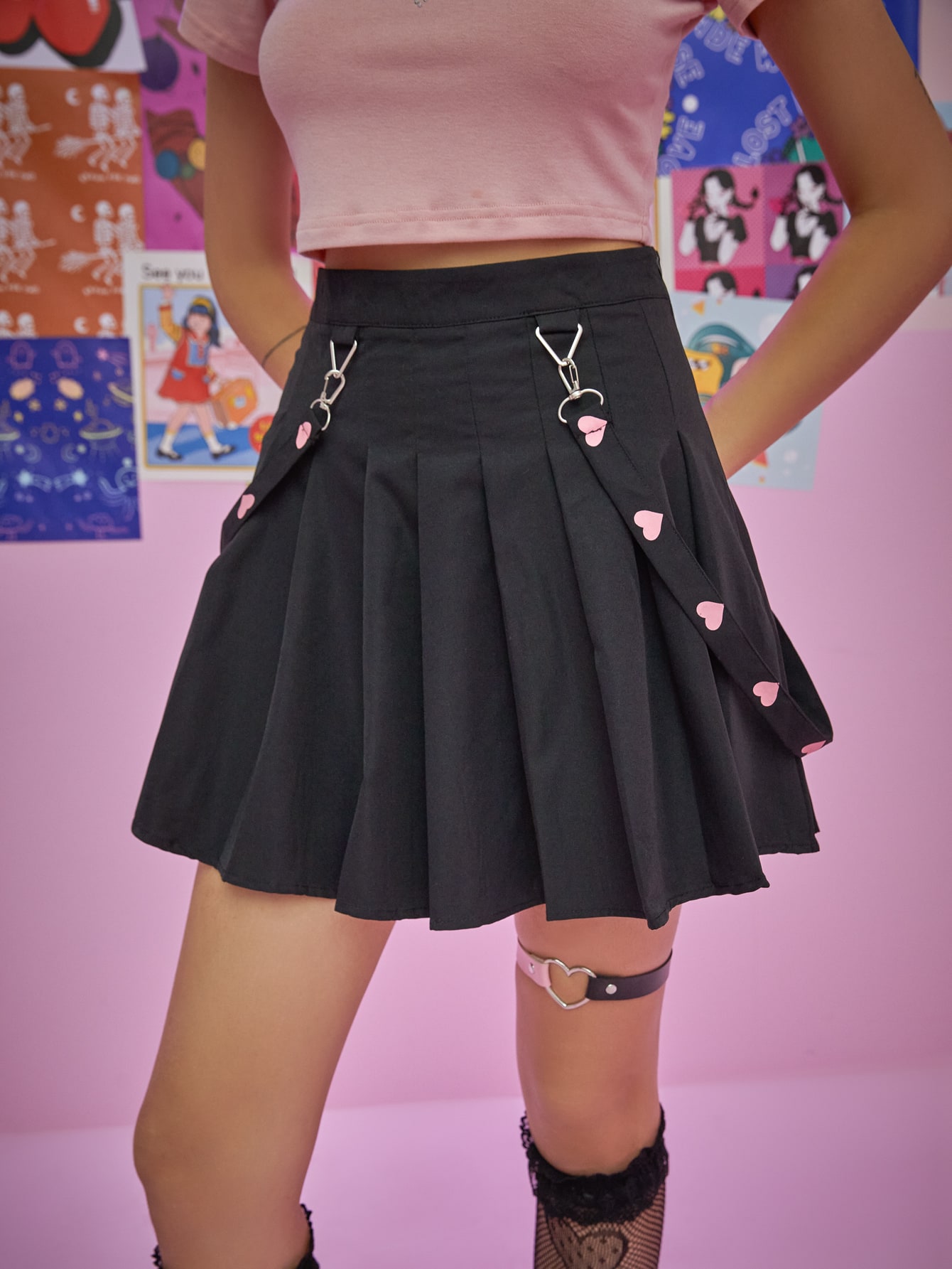 ROMWE Heart Tape Pleated Skirt