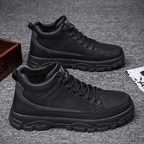 Men Minimalist Lace-up Front Sneakers, Black