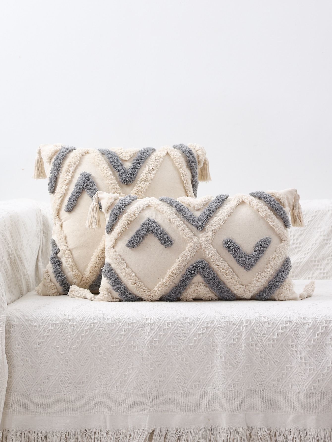 1pc Tufted Tassel Pillow Cover Without Filler