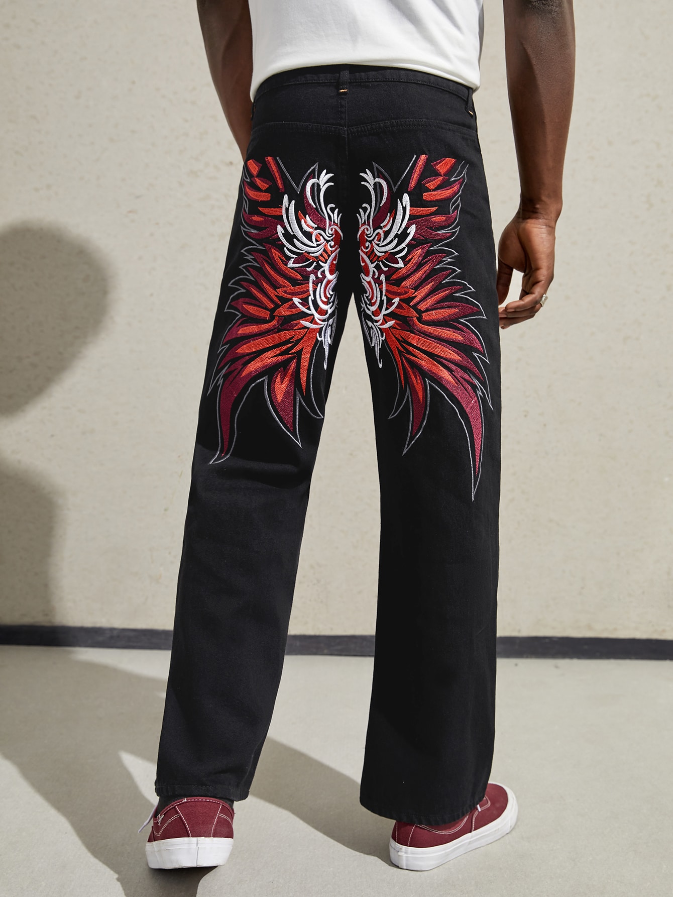 SHEIN Men Graphic Embroidery Jeans