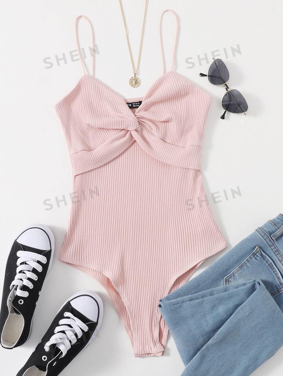 SHEIN EZwear Día de San Valentín, Body de talla grande para mujer en color rosa con detalle de lazo enredado al frente
