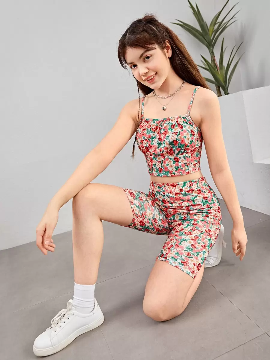 SHEIN Teen Girls Allover Floral Print Crop Cami Top & Biker Shorts