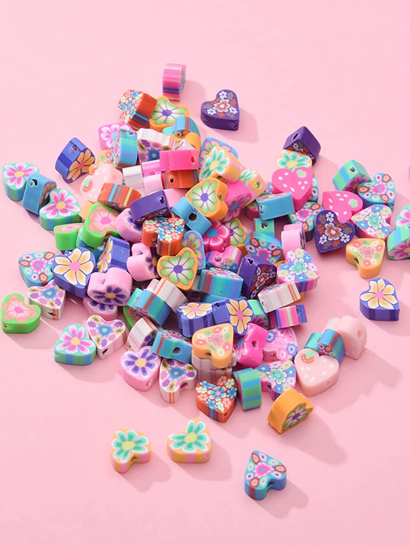 50pcs Floral Pattern Heart Bead