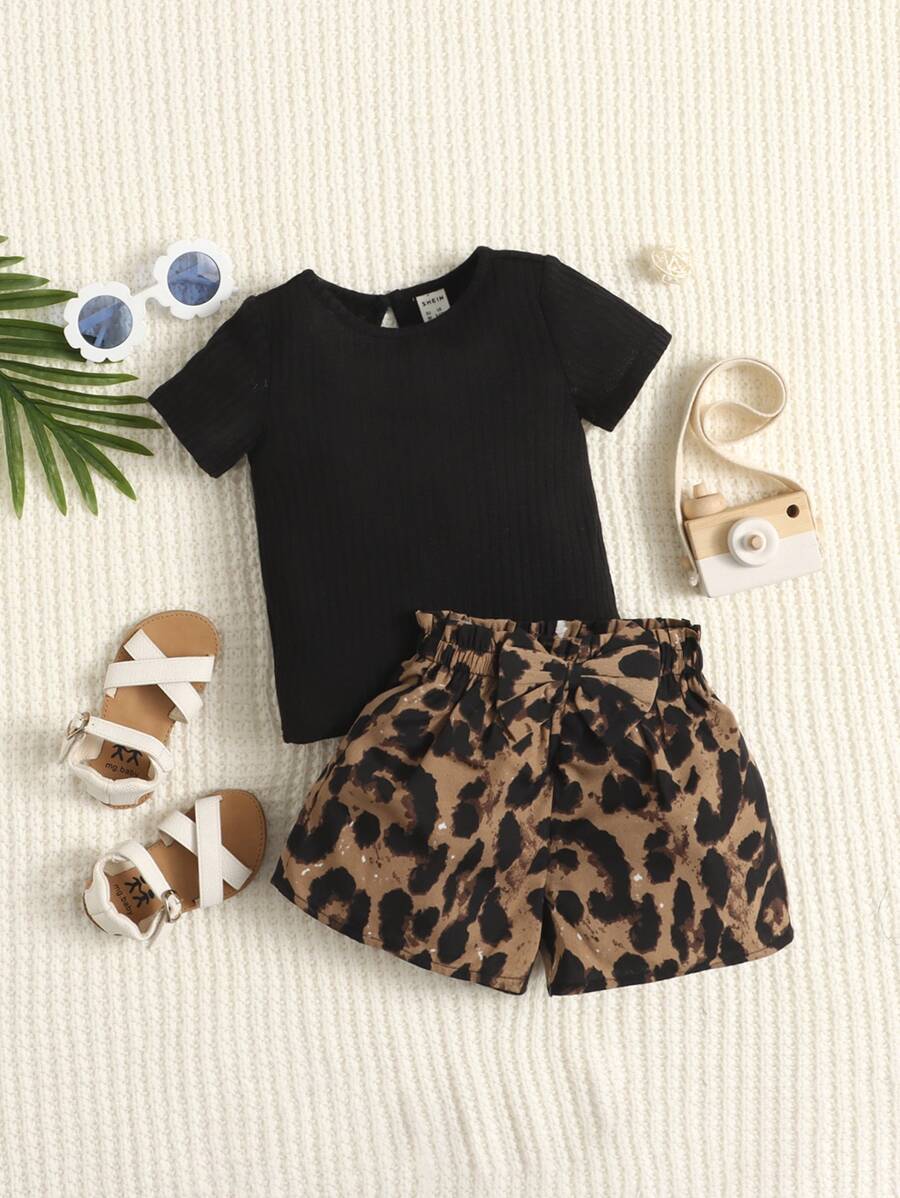 SHEIN Baby Girl Keyhole Back Tee & Leopard Print Paperbag Waist Shorts