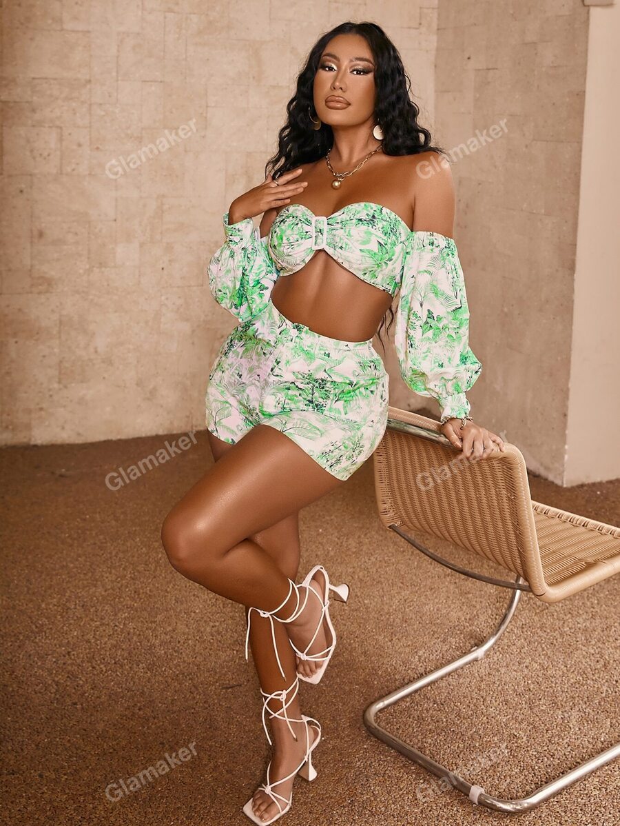 Glamaker Shorts con top con estampado tropical de hombros descubiertos de manga farol de espalda abierta con nudo