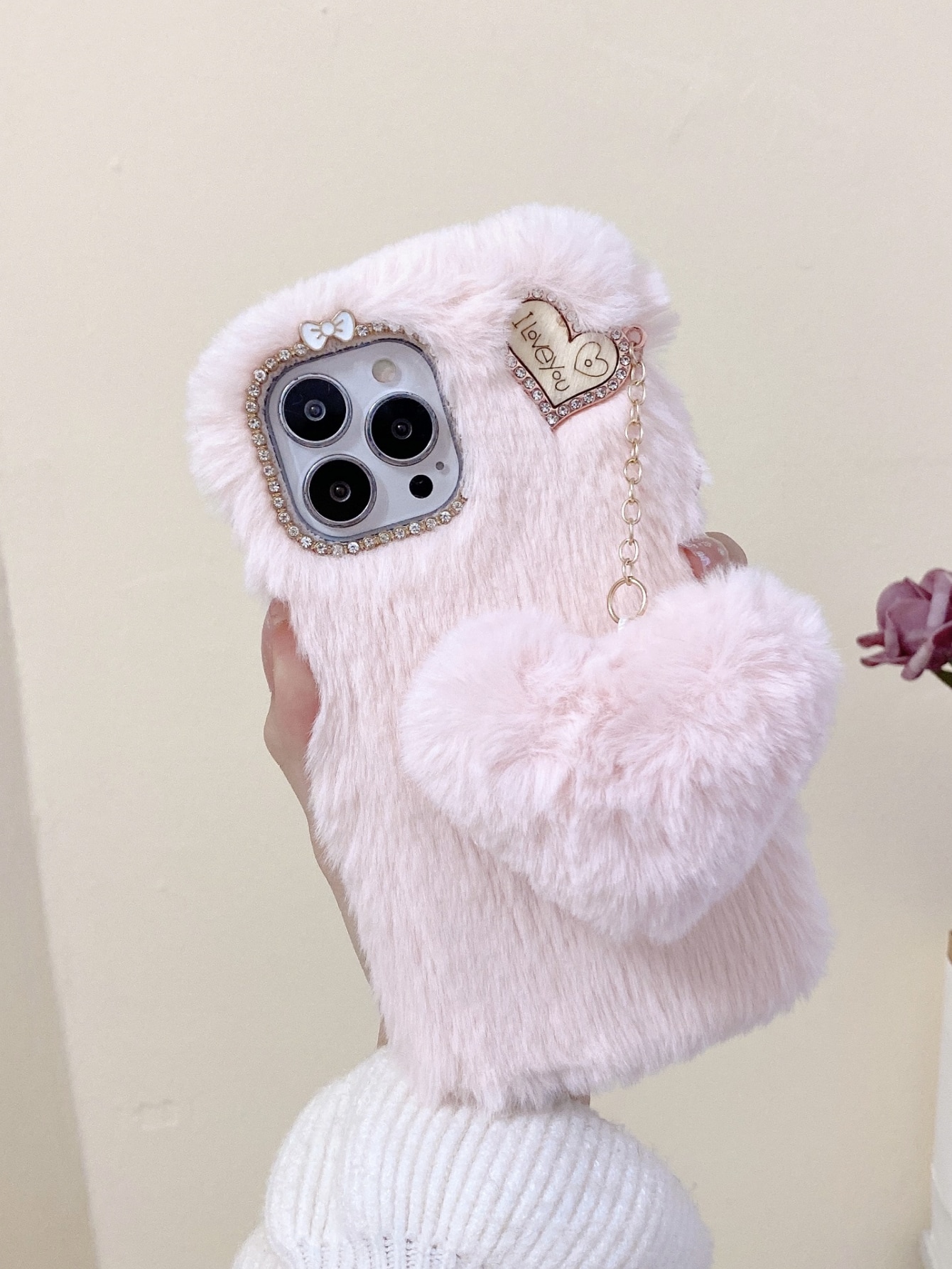 Fluffy Phone Case With Heart Pendant