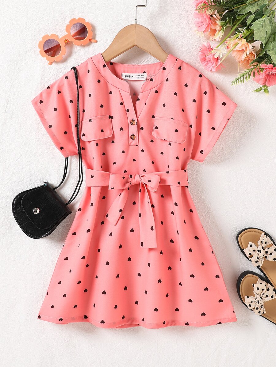 Meninas pequenas Vestido com cinto Impressão de coração em todas as partes Manga dolman