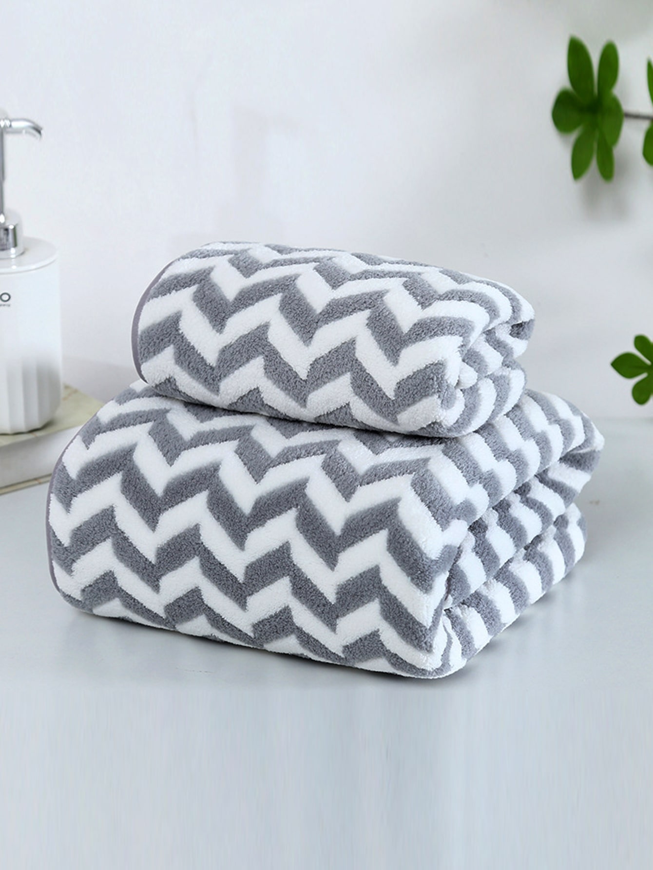 1pc Chevron Pattern Bath Towel Or Towel