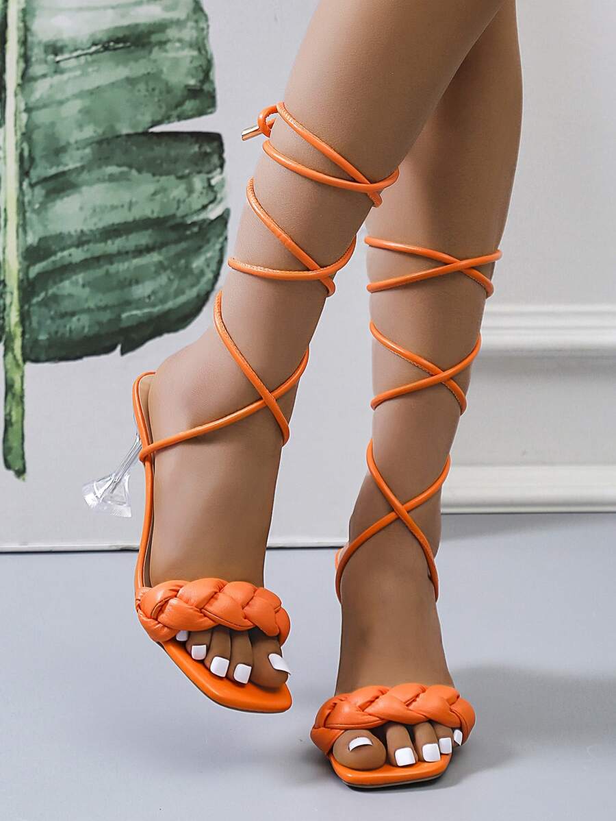 Sandalias con diseño trenzado de pierna con cordón con diseño transparente tacón pirámide
