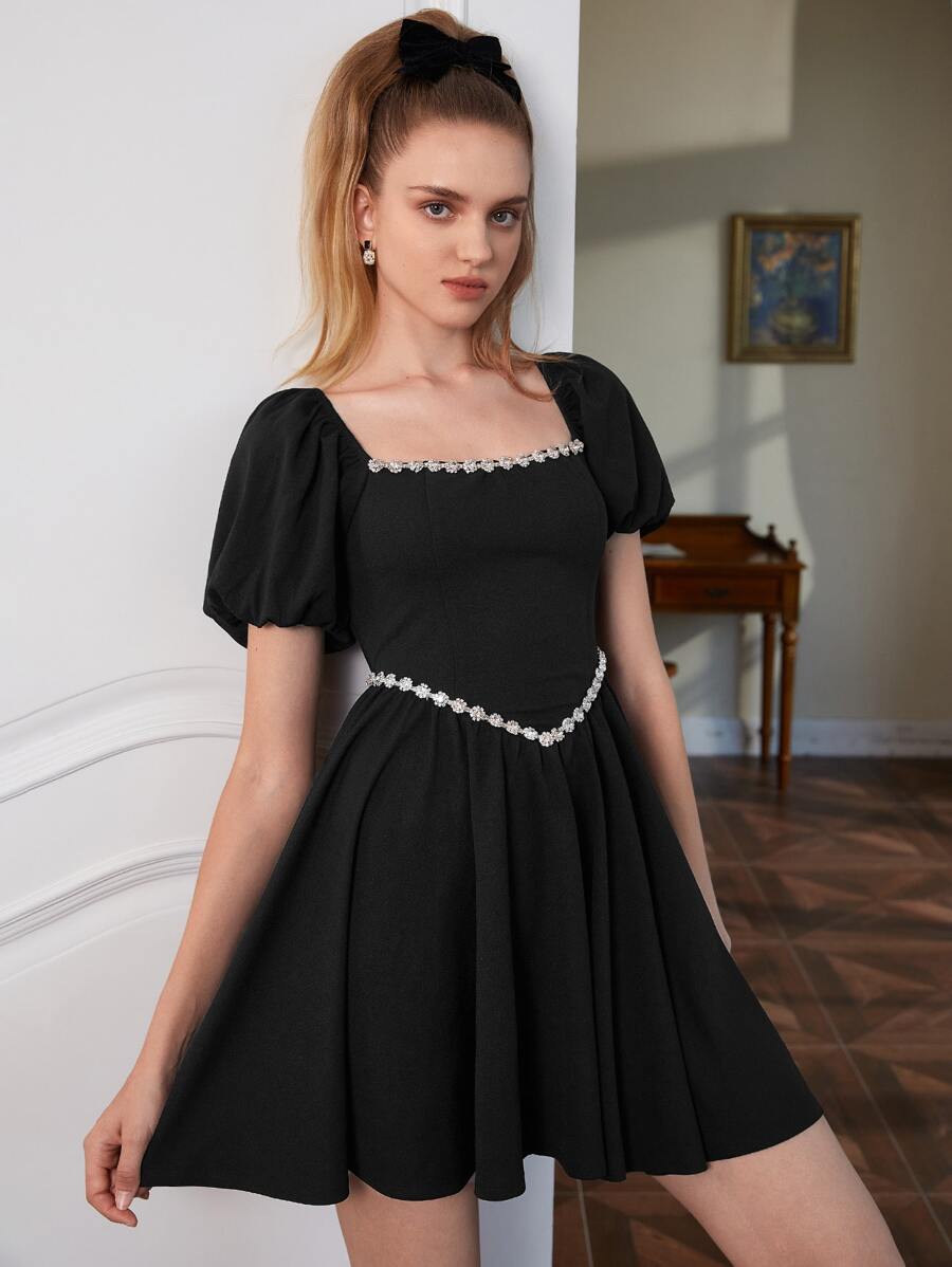 SHEIN MOD فستان اكمام منتفخة مقلم دانتيل