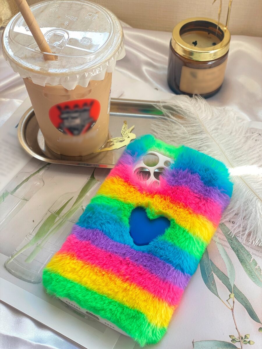Coque de téléphone portable à détail cœur 3D en tissu duveteux