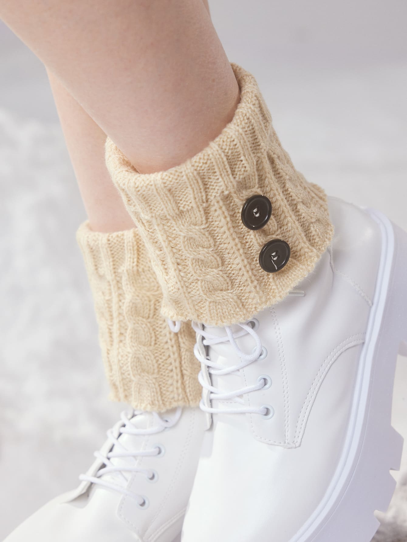 ROMWE Button Decor Leg Warmers
