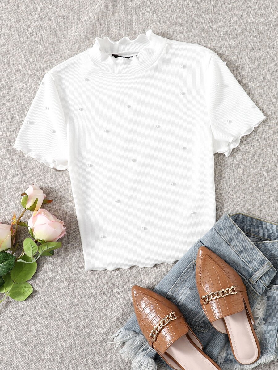 SHEIN EZwear Top Blanc À Manches Courtes, Ajusté, À Perles À Tricoter En Côtes, Garni De Laitue, Pour L'été