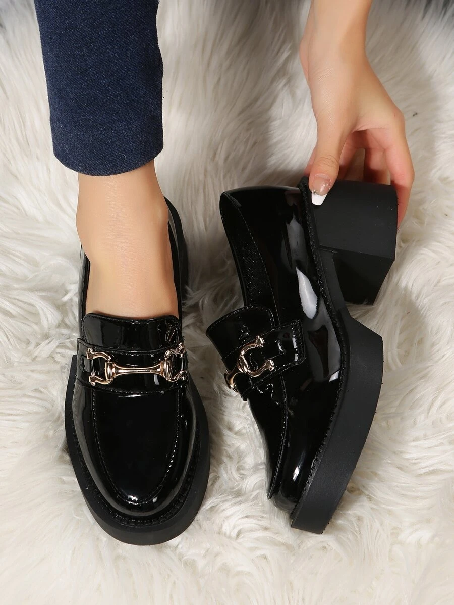 Women's Fashionable Classic Soft And Comfortable Outdoor Versatile Pu Chain Decor Round Toe Slip-on High Heel Shoes