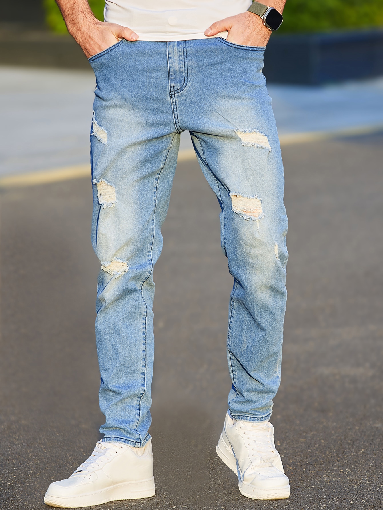 Men Ripped Frayed Bleach Wash Jeans