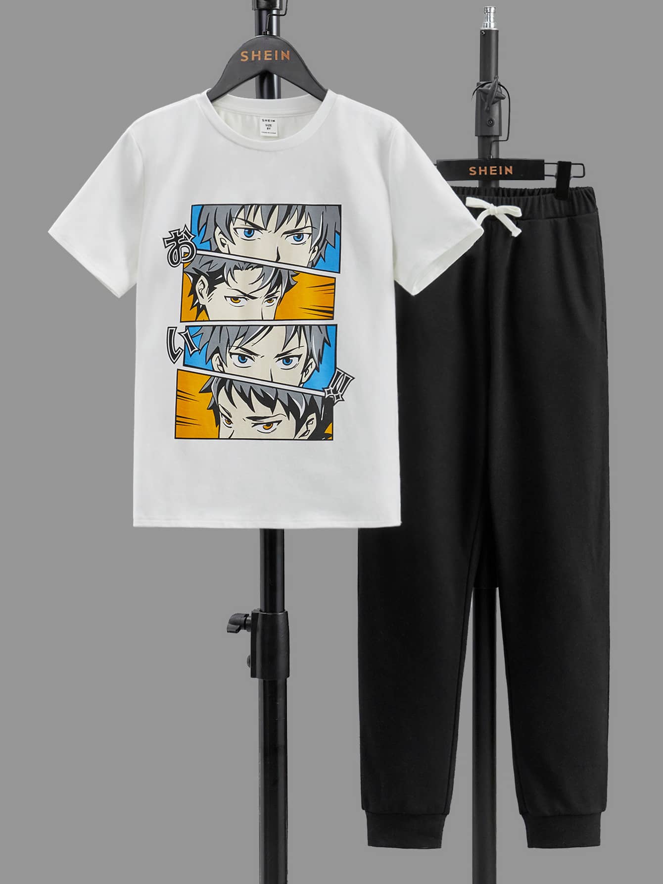 SHEIN garotos figura gráfica Camiseta & cintura com cordão Calças de treino