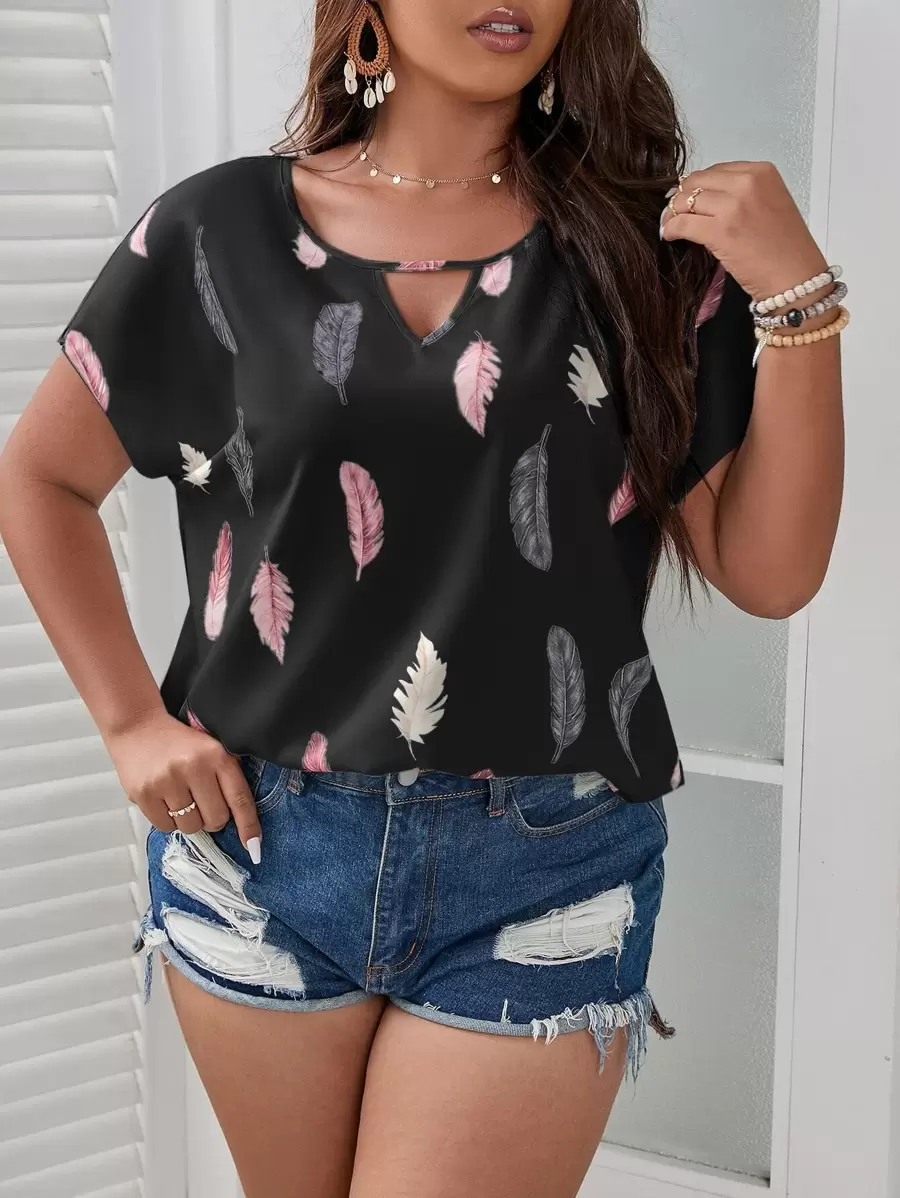 SHEIN LUNE Große Größen Bluse mit Feder Muster und Schlüsselloch-Ausschnitt, Dolman Ärmel für den Sommer