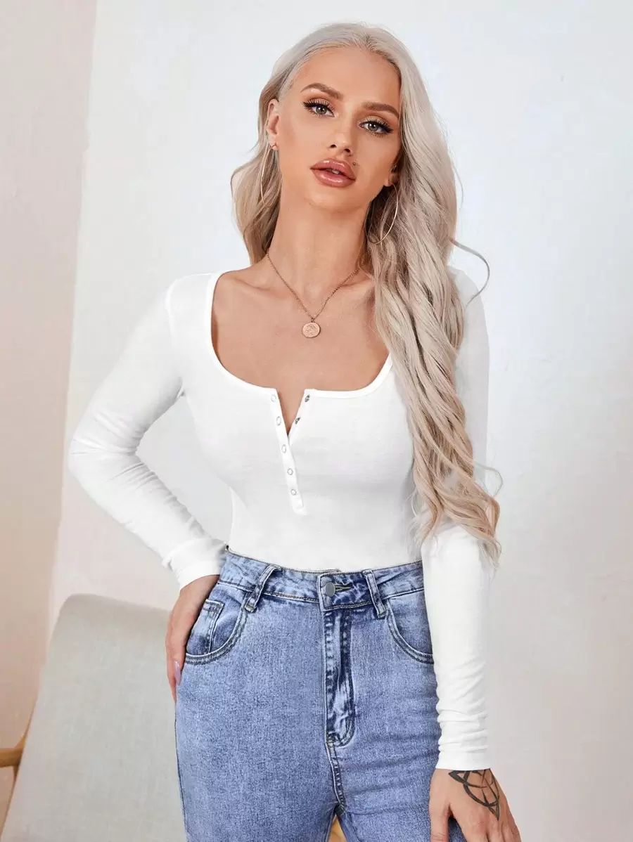 SHEIN Essnce Press Button Half Placket Form Fitted Tee